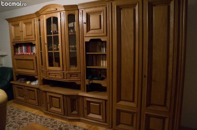 Biblioteca si dulap din lemn masiv - stare impecabila