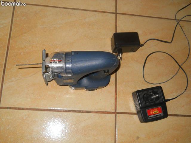 Pendular pe acumulator (baterie) cu incarcator 18 volti