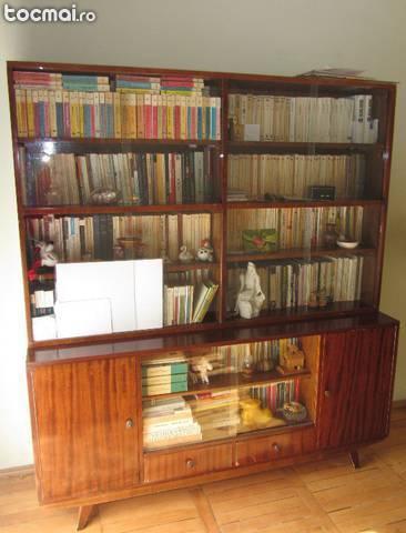 Biblioteca veche lemn masiv acoperita cu furnir