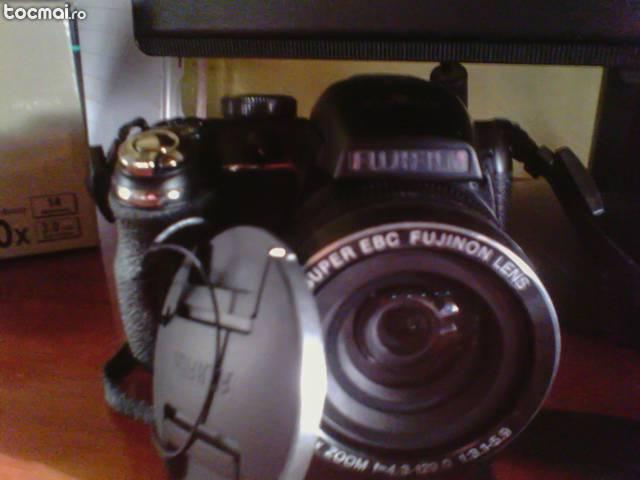 Fujifilm finepix S 4900+Curea de mana