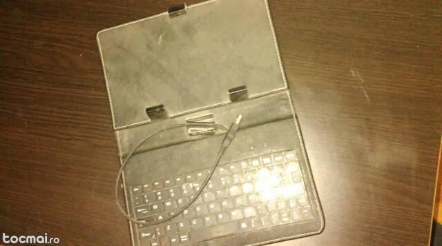 husa tableta cu tastatura USB