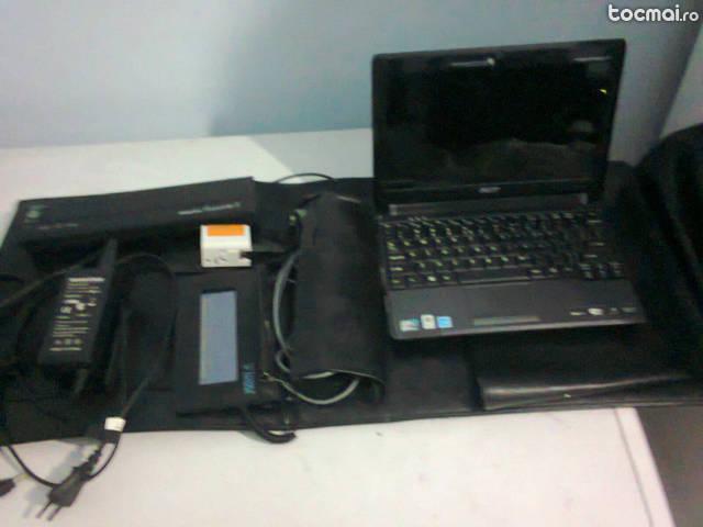 Laptop Acer Aspire One si accesorii.
