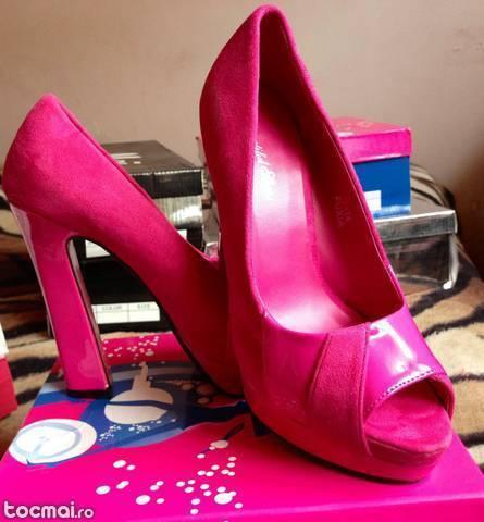 Pantofi noi roz