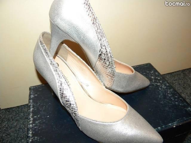 Pantofi argintii mar. 40