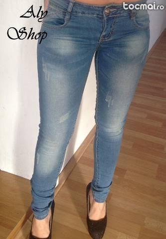 Jeans Noi Slim , material elastic