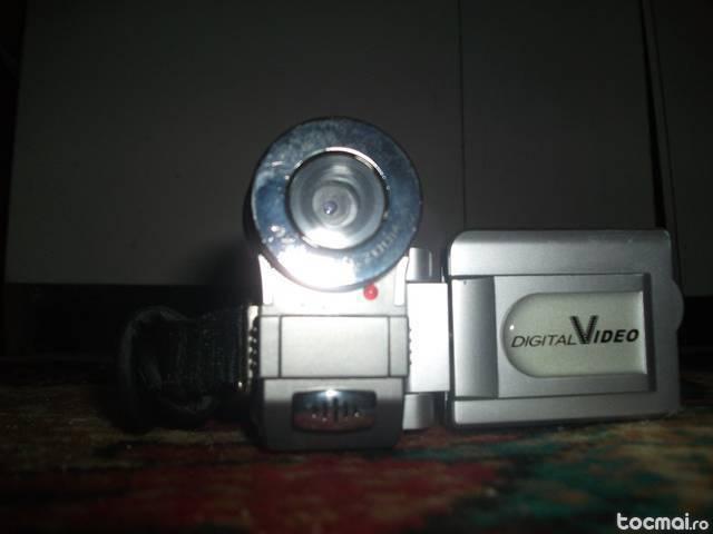 Mini camera filmat