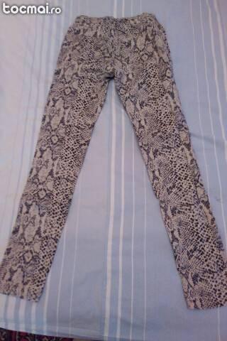 Pantaloni Okay