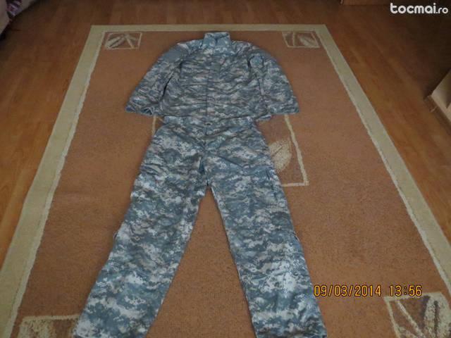 Costum camuflaj