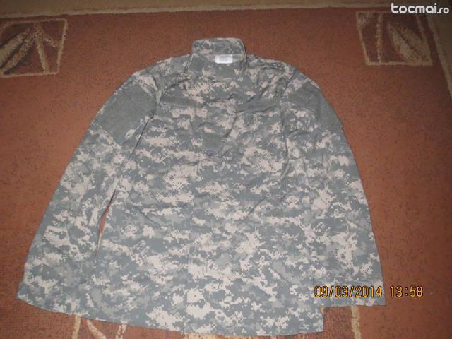 Costum camuflaj