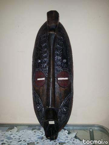 Masca africana veche din Ghana