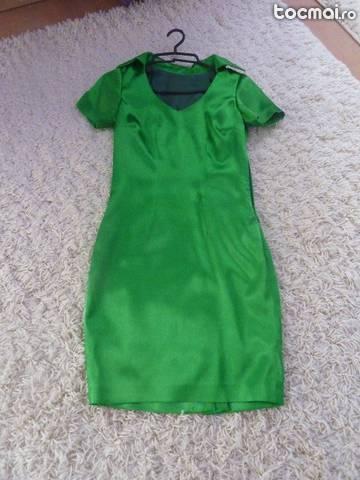 rochie verde de satin