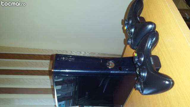 xbox 360 250GB + Kinect + Zoom Lens + 2 Controllere Wireless