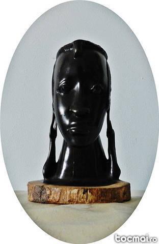 Sculptura - cap de femeie - arta africana