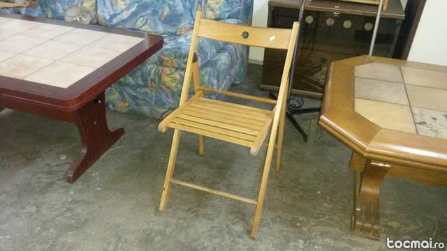 scaune pliabile din lemn