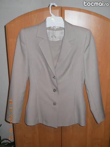 costum taior si fusta