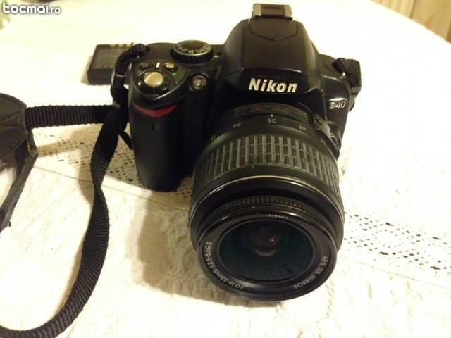 NIKON D40 + Nikon 18- 55 mm + Nikon 55- 200mm + geanta