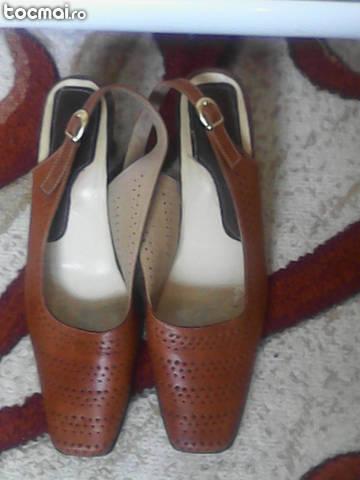 pantofi - sanda de piele marimea 38
