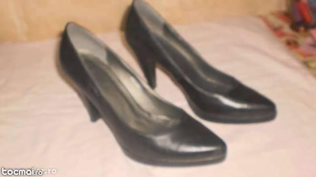 Pantofi stiletto negri