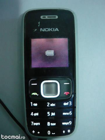 Telefon mobil NOKIA 1209 cu lanterna si incarcator