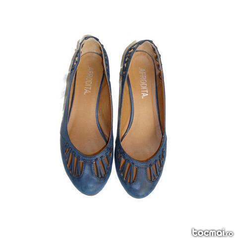 Pantofi albastri tip vintage retro - vopsiti manual