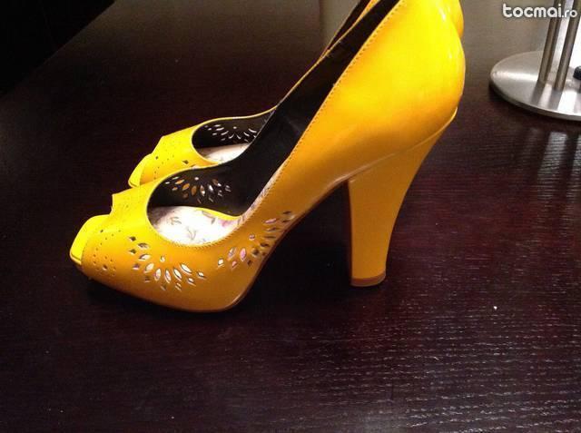 Pantofi Aldo, 38, piele in interior
