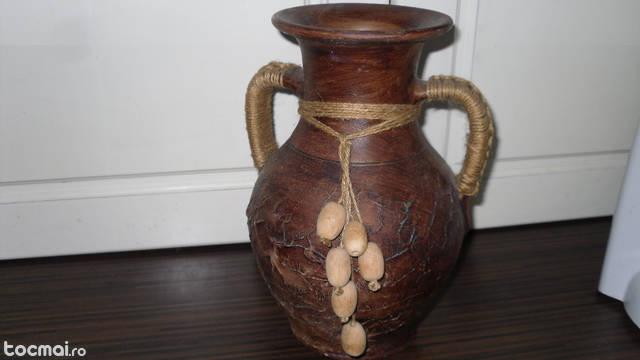 Vaza ceramica imitatie lemn cu ciucurei