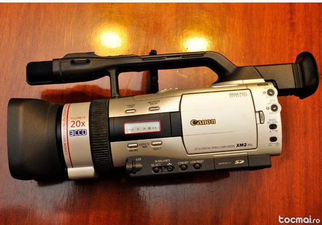 Camera semiprofesionala Canon XM2