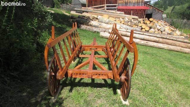 Car de lemn rustic