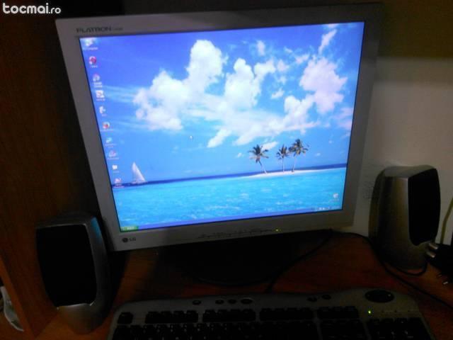 Unitate + monitor LCD + tastatura + mouse + boxe