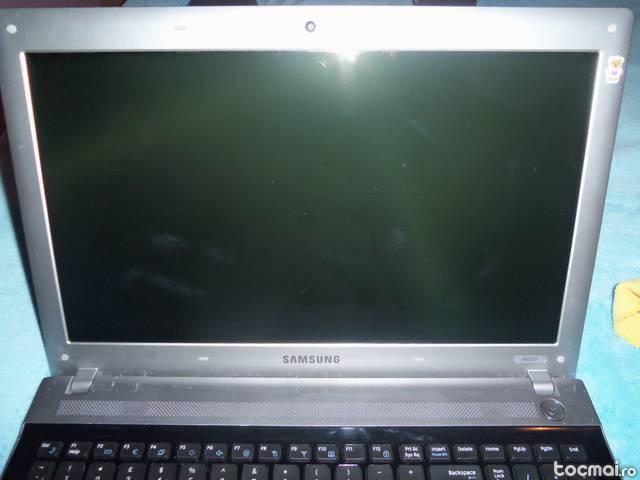 Laptop samsung rv511 / i3 / defect