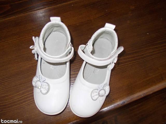 Pantofi fetite