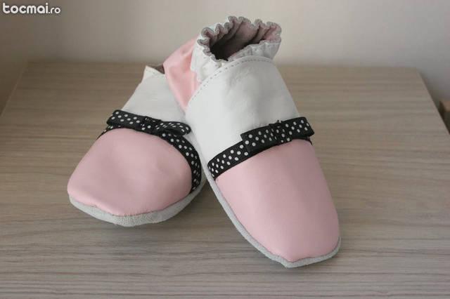 Papucei de casa cu talpa moale antiderapanta pentru copii