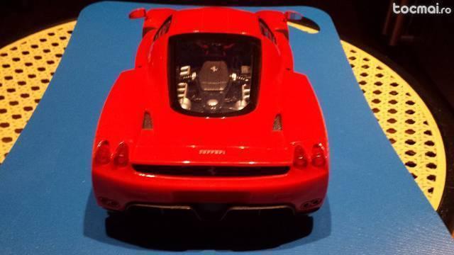 Masina Ferrari controlabila cu un Iphone sau Ipad
