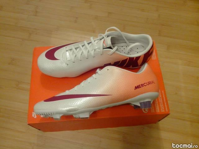 Ghete fotbal Nike Veloce