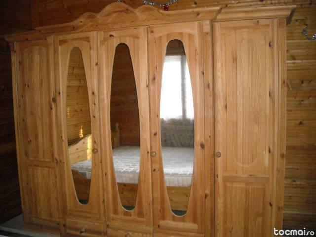 Dormitor din lemn masiv