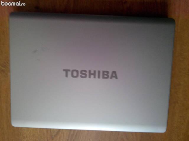 Toshiba satellite l300- 11g + cooling pad + geanta