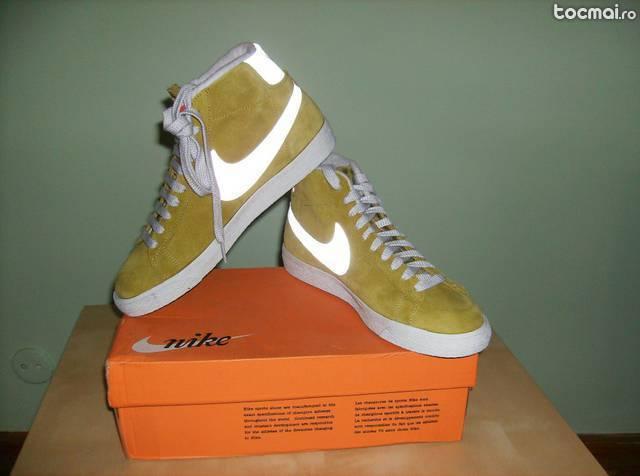 Adidasi nike blazer mid gold, marimea 42. 5