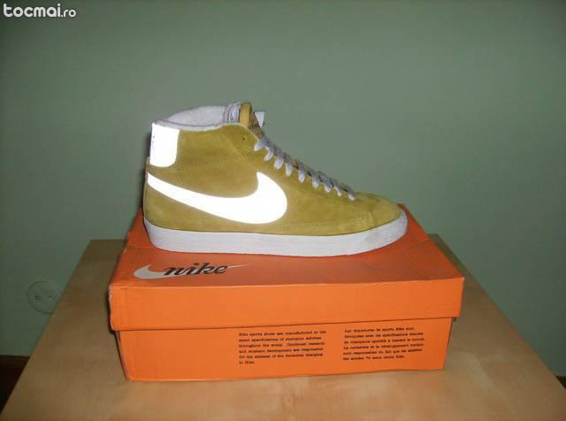 Adidasi nike blazer mid gold, marimea 42. 5