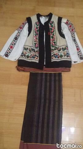 Costum popular moldovenesc- - complet!!!