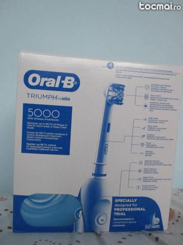 Periuta de dinti profesionala Oral- B Triumph 5000