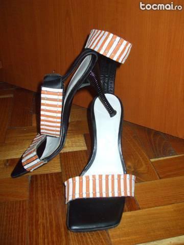 Pantofi papuci saboti sandale cu toc negre portocalii 36