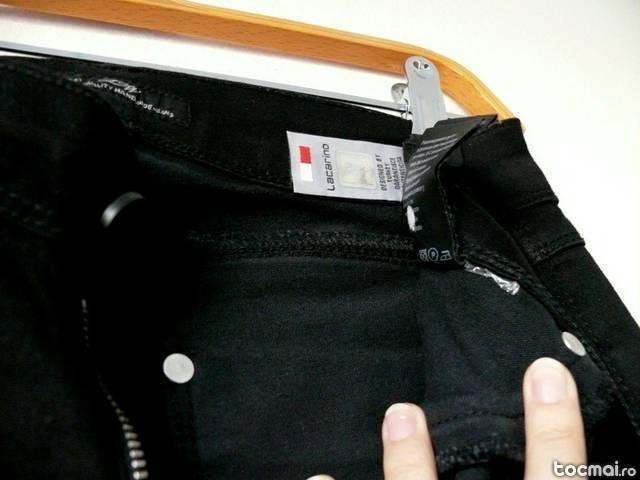 Pantaloni negri talie inalta