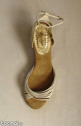 Sandale Invito Vintage din piele naturala, marimea 38