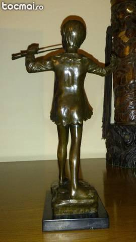 Statueta Peter Pan din 1915 de George Frampton