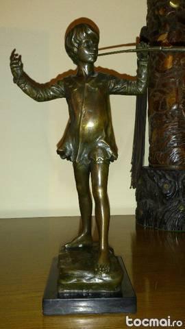 Statueta Peter Pan din 1915 de George Frampton