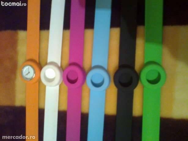 Ceas cu 6 bratari silicon diferite culori