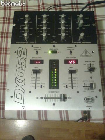 Mixer Behringer DX052