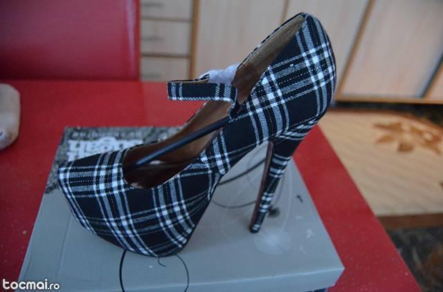 Pantofi super eleganti