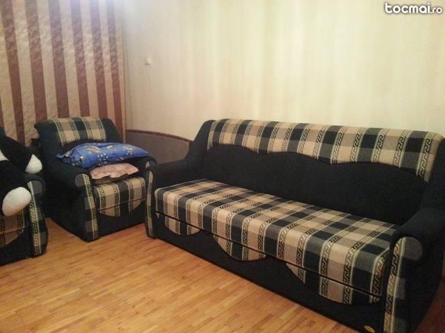canapea si mobila sufragerie