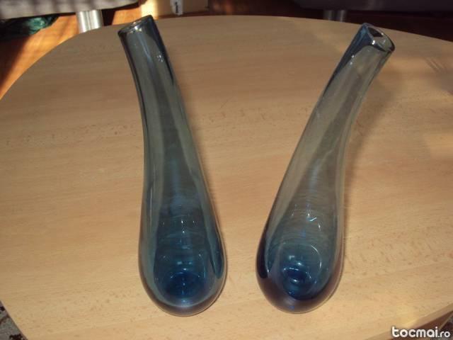 Vaze de cristal albastru